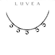 Collier chiffres signature