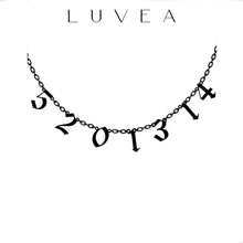 Collier chiffres signature