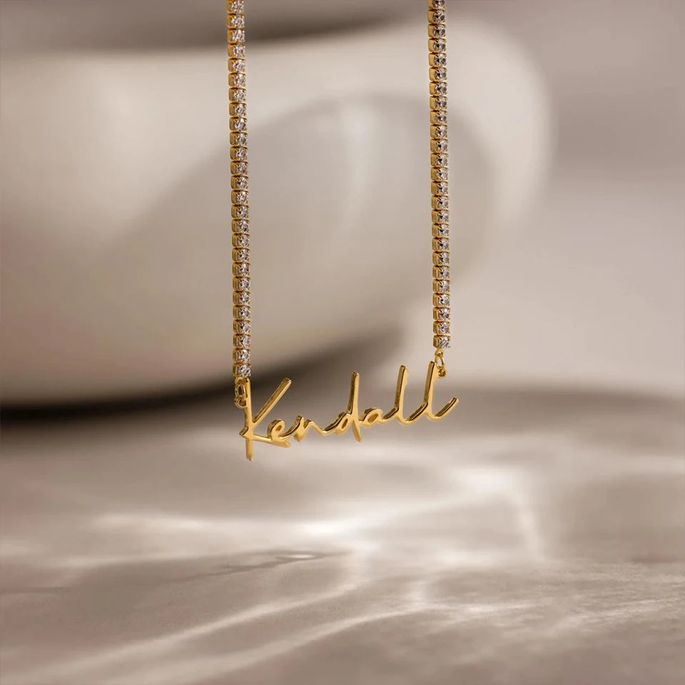 Collier serti prénom personnalisé Kendall