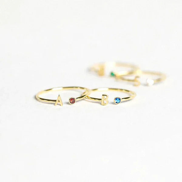Bague initiale et pierre de naissance Aria