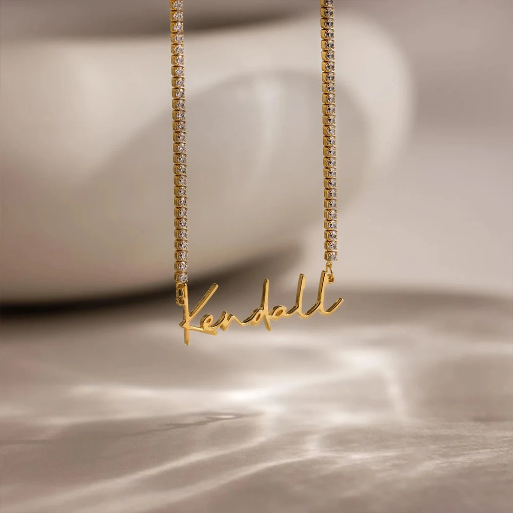 Collier serti prénom personnalisé Kendall