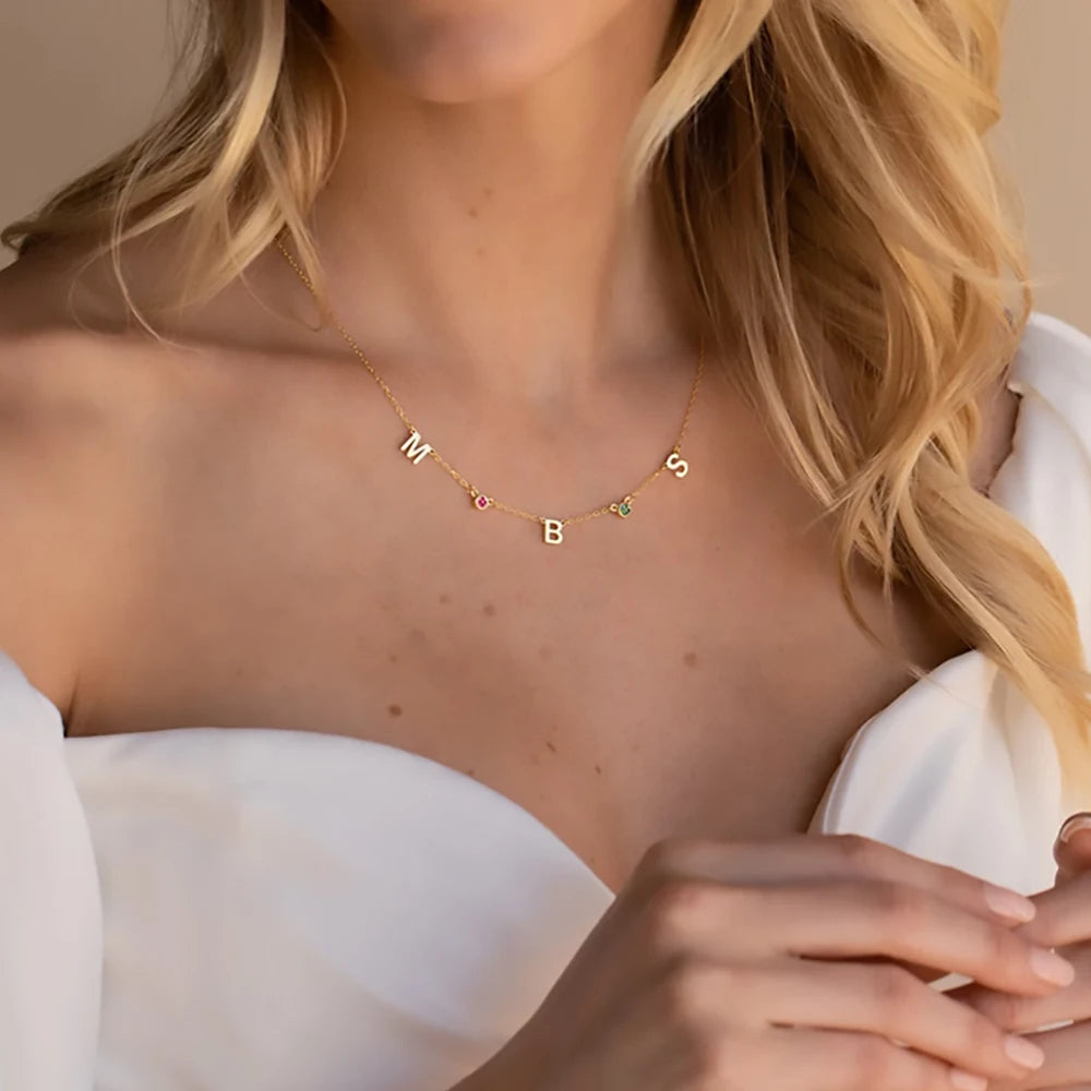 Collier initiales et pierres de naissance Angela