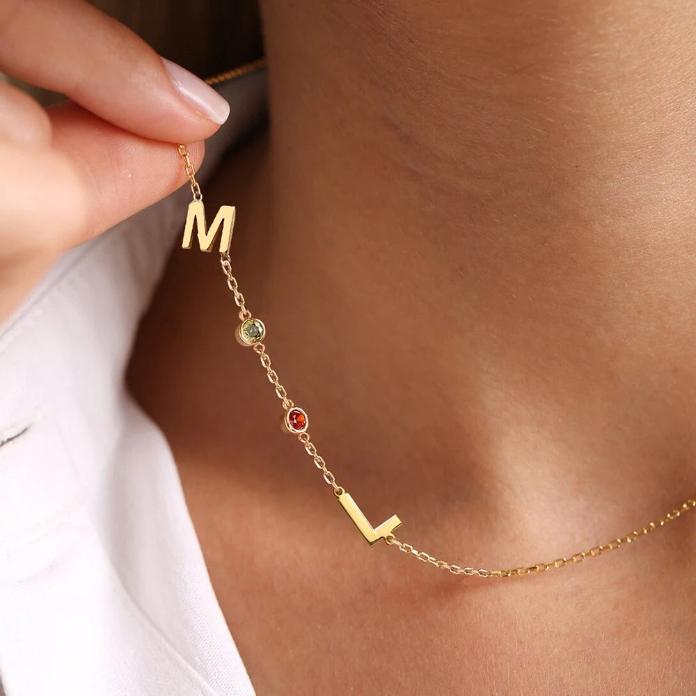 Collier initiales et pierres de naissance Laura