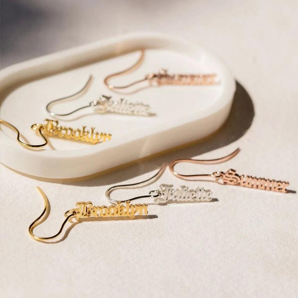 Boucles d'oreilles prénom vertical Anika