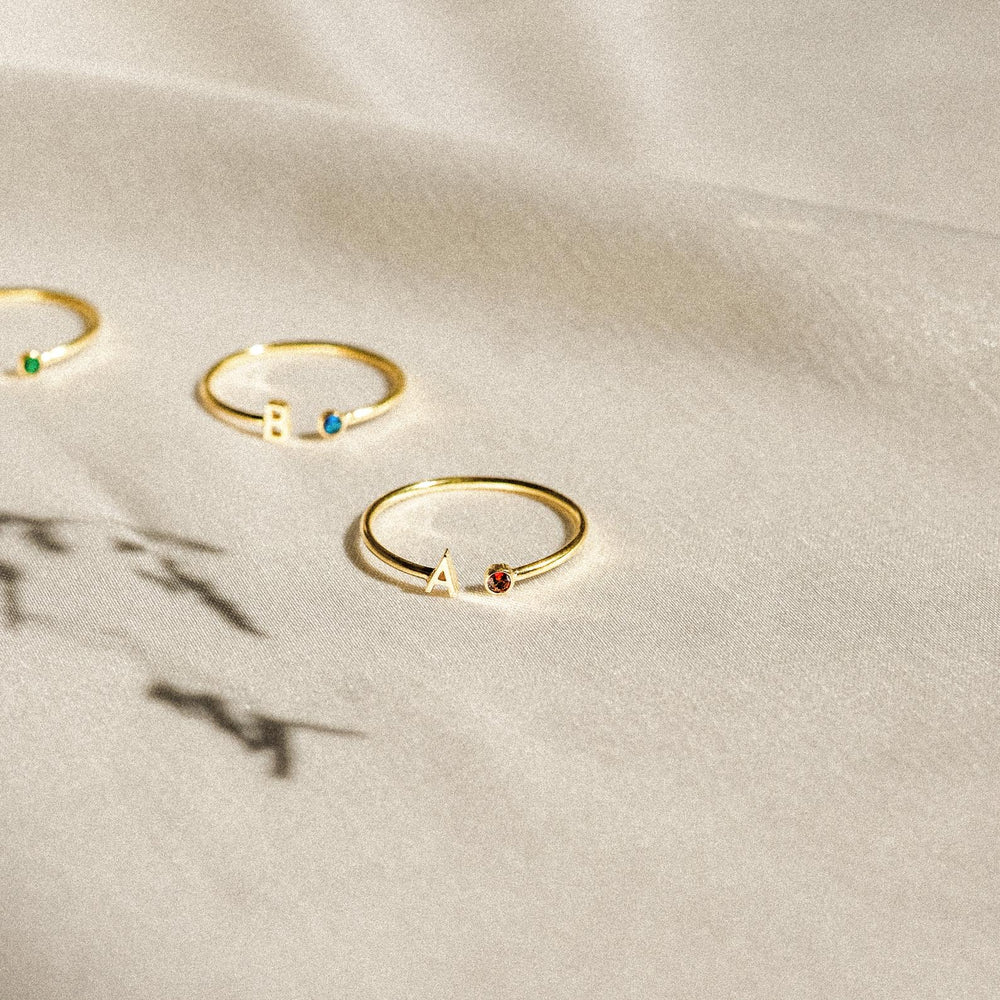 Bague initiale et pierre de naissance Aria