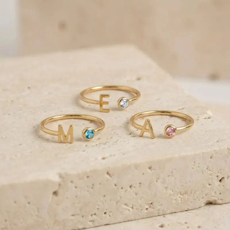 Bague initiale et pierre de naissance Aria