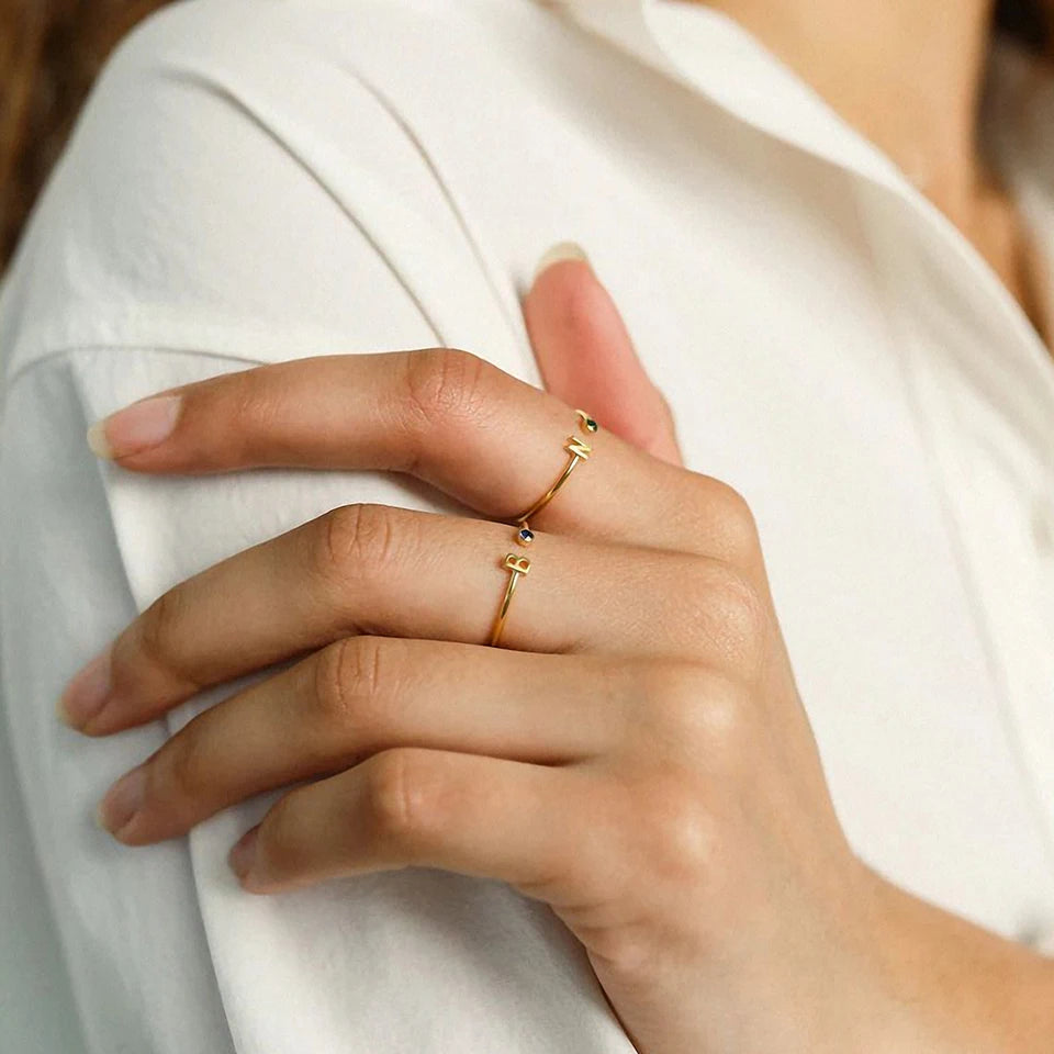 Bague initiale et pierre de naissance Aria