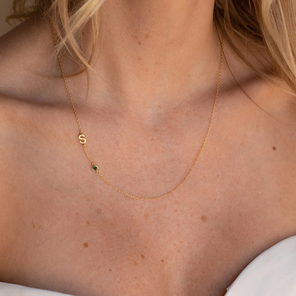 Collier initiales et pierres de naissance Laura