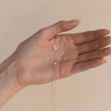 Collier Laura
